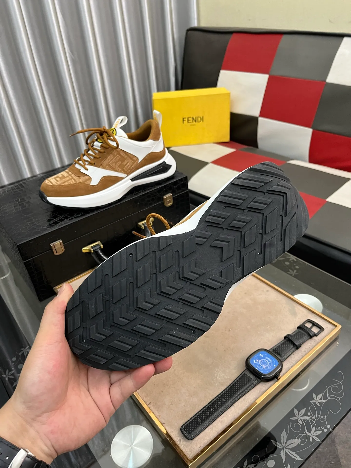 Men's shoes 💰458⌚️⌚️FENDI "FENDI" Regular size: 38-44 (casual shoes) Product materials: Selected cowhide upper, soft sheepskin lining; original outsole. 6️⃣colors available